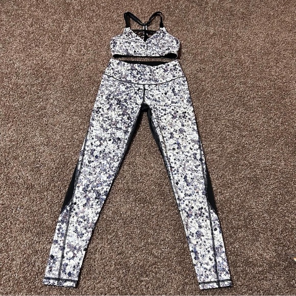 Victoria's Secret Black and White Artistic Bra and Leggings - Picture 3 of 12